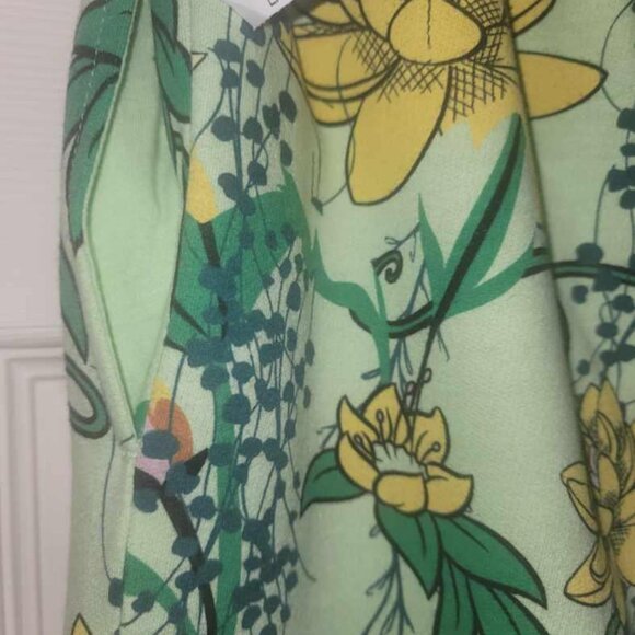 Disney Princess Tiana & the Frog Jogger Pants NWT Size Large W/FREE DISNEY GIFT - Picture 7 of 7